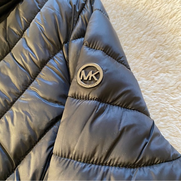 Michael Kors Packable Puffer Jacket - Picture 4 of 6